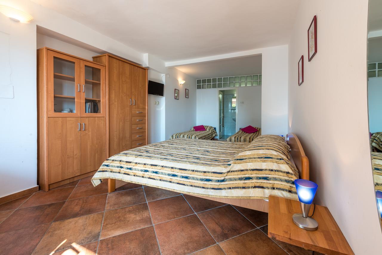 Villa Carmen Rooms & Apartments Mlini Exterior photo