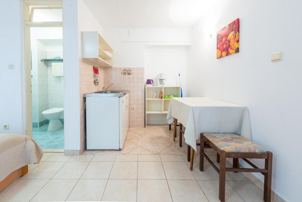 Villa Carmen Rooms & Apartments Mlini Exterior photo