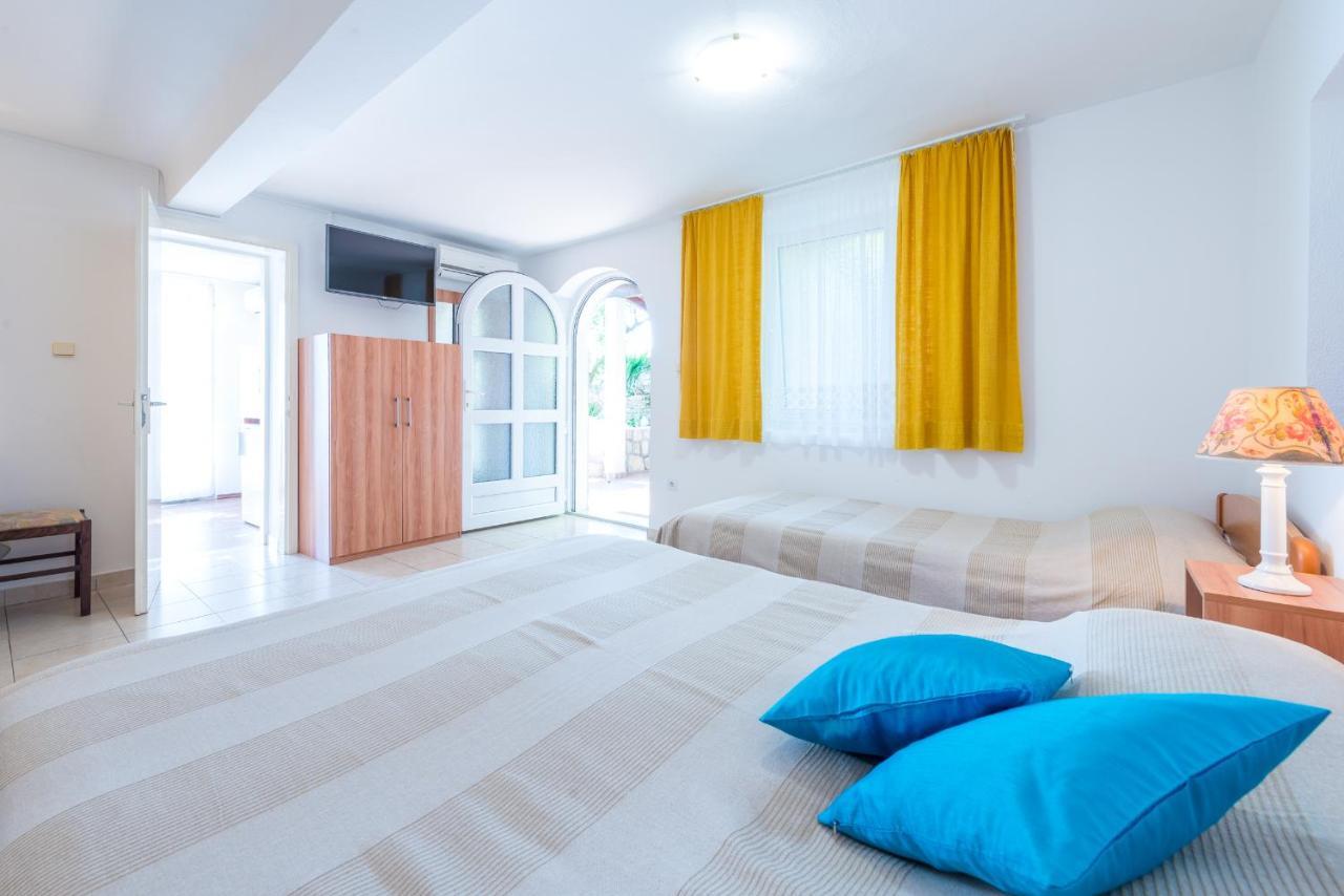 Villa Carmen Rooms & Apartments Mlini Exterior photo